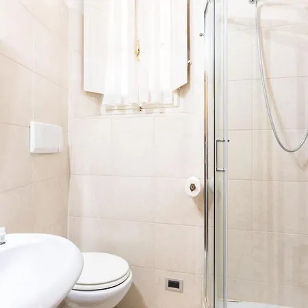 By The Pantheon With Two Bedroom 2 Bathroom Рим