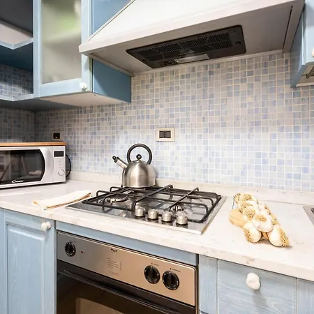 By The Pantheon With Two Bedroom 2 Bathroom Рим