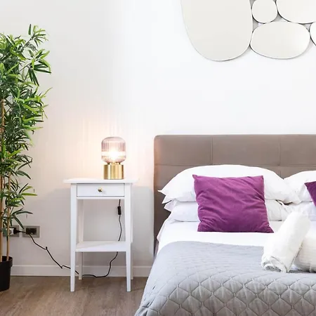 By The Pantheon With Two Bedroom 2 Bathroom *