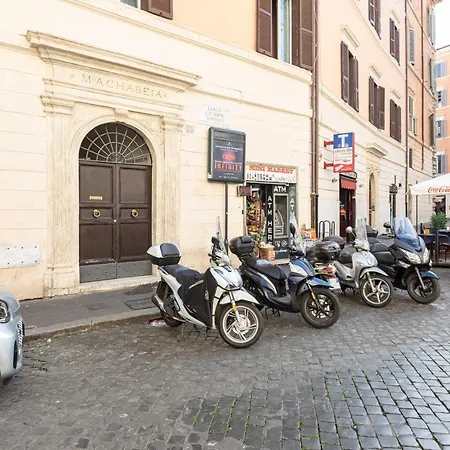 By The Pantheon With Two Bedroom 2 Bathroom Апартаменты