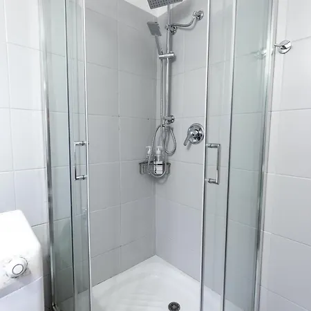 By The Pantheon With Two Bedroom 2 Bathroom *