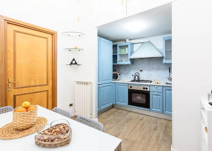 By The Pantheon With Two Bedroom 2 Bathroom Apartment
