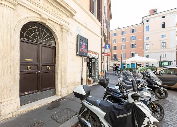 By The Pantheon With Two Bedroom 2 Bathroom Rome
