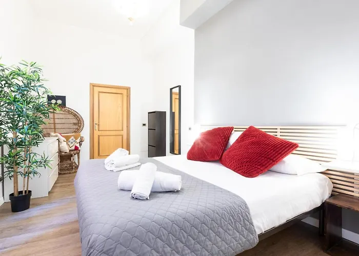 By The Pantheon With Two Bedroom 2 Bathroom * Rome